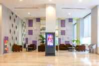 Lobby Almadera Hotel Makassar