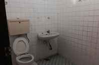 Toilet Kamar Hotel Dahlia 