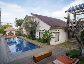 Luar Bangunan 2 Omah Angkul Angkul Pool Villa