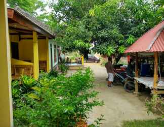 Bên ngoài 2 T&T Homestay