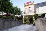 Bangunan OYO 1695 Royal Senggigi Hotel