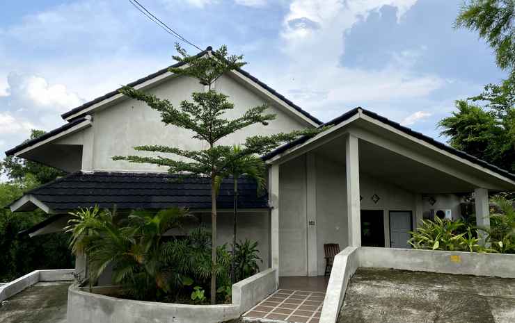 Bukit Daun Hotel and Resort Kediri - Cottage Guyub