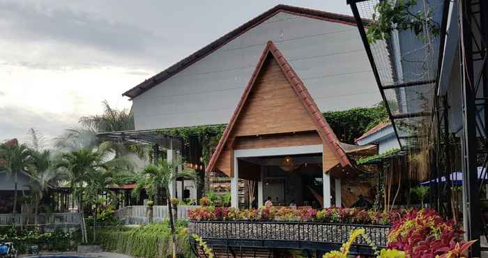 Bangunan Bukit Daun Hotel & Resort