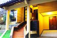 ภายนอกอาคาร De Orange Pasteur Guesthouse by HouseinBandung