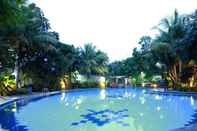 Swimming Pool The Green Winotosastro Hotel