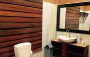In-room Bathroom 3 Senaru Lodge