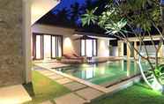 Kolam Renang 2 Bale Mandala Luxury Villas