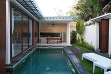 Kolam Renang HK Villa Bali