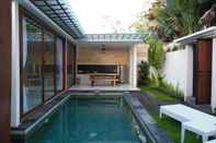 Swimming Pool HK Villa Bali