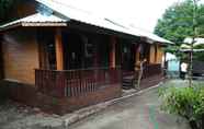 Exterior 6 Bale Kayu Home Stay & Restaurant