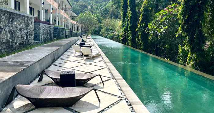 Hồ bơi Kebun Villas & Resort