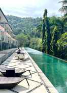 SWIMMING_POOL Kebun Villas & Resort
