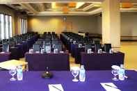 Functional Hall Orchardz Hotel Gajahmada Pontianak