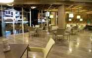 ร้านอาหาร 4 Orchardz Hotel Gajahmada Pontianak