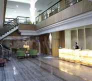 Lobby 6 Orchardz Hotel Gajahmada Pontianak