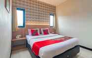 Kamar Tidur 6 Cihampelas Hotel 2 Mitra RedDoorz