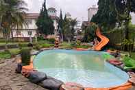 Swimming Pool Puspa Sari Hotel