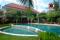 Kolam Renang Mina Tanjung Beach Hotel