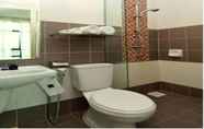Phòng tắm bên trong 5 Holiday Villa Hotel & Suites Kota Bharu
