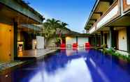 Swimming Pool 2 The Yani Hotel Bali