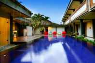 Swimming Pool The Yani Hotel Bali