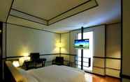 Bedroom 4 Namin Dago Hotel