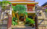 Exterior 3 Adi Homestay Canggu 