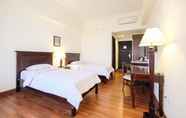Bedroom 3 Colonial Hotel Makassar