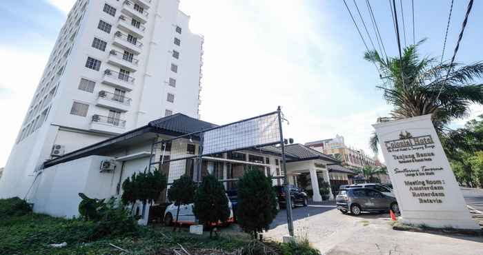 Bên ngoài Colonial Hotel Makassar