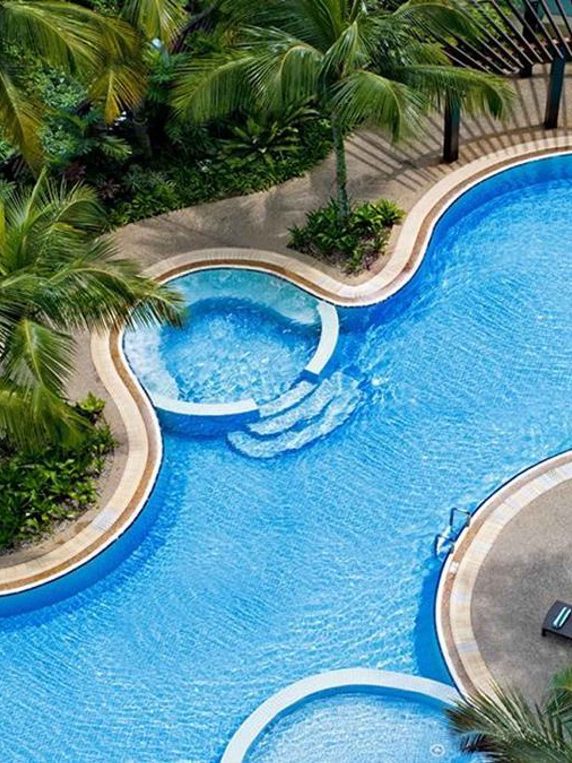 Swimming Pool Eastin Hotel Kuala Lumpur