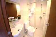 Toilet Kamar The One Hotel Makassar