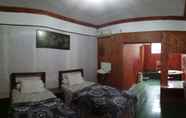 Kamar Tidur 4 Hotel Flores