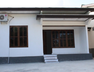 Exterior 2 Villa Kampoeng Anda Bira