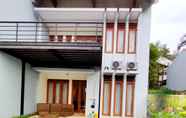 Kolam Renang 2 Villa Mawar Syariah - 3 Bedroom