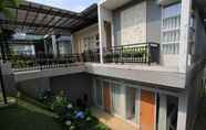 Exterior 6 Spring Hill Villa Syariah Bandung - 4 Bedrooms