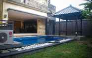 Swimming Pool 2 Legong Kirana Villas