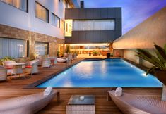 Swimming Pool 2 Swiss-Belhotel Harbour Bay Batam