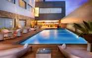 Swimming Pool 3 Swiss-Belhotel Harbour Bay Batam