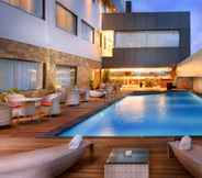 Swimming Pool 3 Swiss-Belhotel Harbour Bay Batam