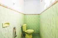 Toilet Kamar Shintana Homestay