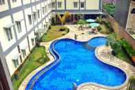 Swimming Pool Hotel Puri Indah & Convention