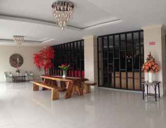 Lobby 2 Hotel Puri Indah & Convention