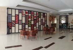 Lobby 7 Hotel Puri Indah & Convention