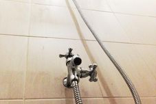 ห้องน้ำภายในห้อง Bali Semesta Hostel