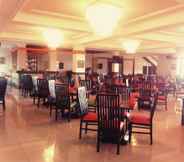 Restaurant 3 Queen Garden Hotel Baturraden