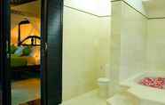 In-room Bathroom 6 Halcyon Villas