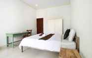 Kamar Tidur 3 The Wina Echo Beach Guest House