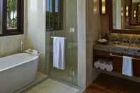 Toilet Kamar Bali National Golf Villa 