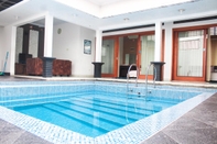 Swimming Pool Sutan Raja Villa Kuningan