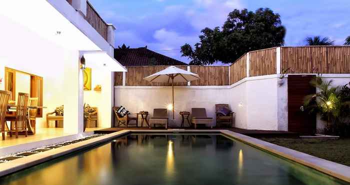 Swimming Pool Darma House Villa